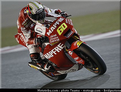 moto2_qatar_2011_simon_11.jpg