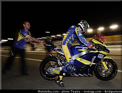 moto2_qatar_2011_smith_03.jpg