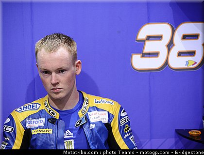 moto2_qatar_2011_smith_05.jpg