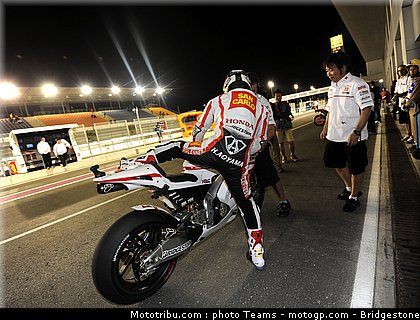 motogp_qatar_2011_aoyama_02.jpg