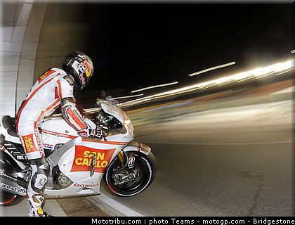 motogp_qatar_2011_aoyama_10.jpg