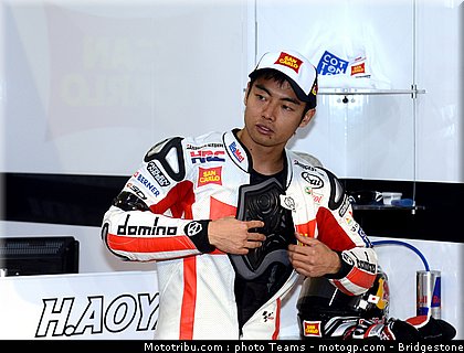 motogp_qatar_2011_aoyama_14.jpg