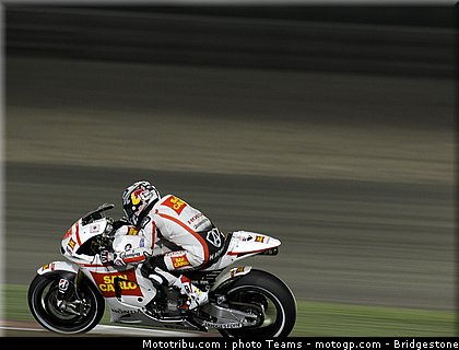motogp_qatar_2011_aoyama_18.jpg