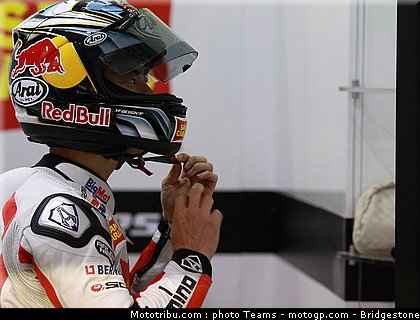 motogp_qatar_2011_aoyama_39.jpg
