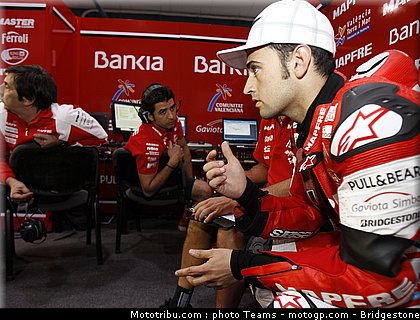 motogp_qatar_2011_barbera_04.jpg