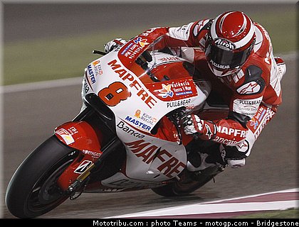 motogp_qatar_2011_barbera_05.jpg