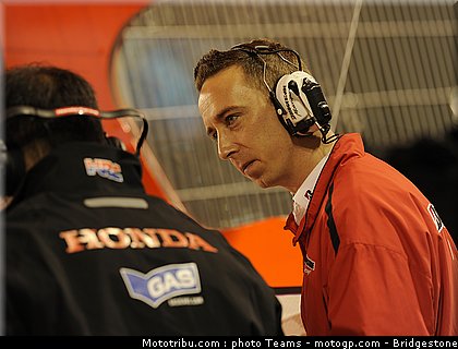 motogp_qatar_2011_bridgestone_01.jpg