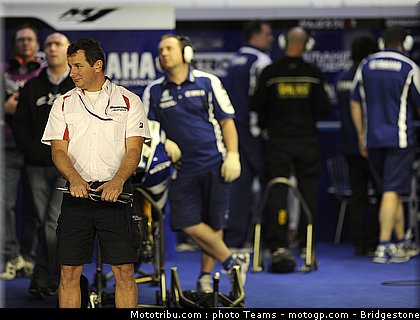 motogp_qatar_2011_bridgestone_05.jpg