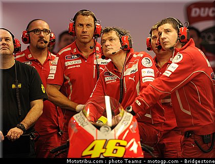 motogp_qatar_2011_bridgestone_09.jpg