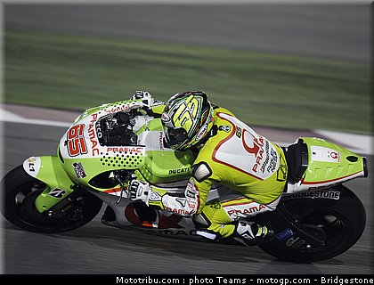 motogp_qatar_2011_capirossi_07.jpg