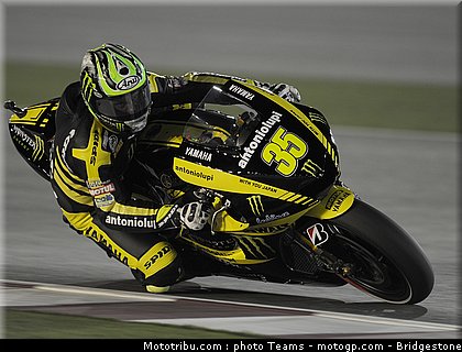 motogp_qatar_2011_crutchlow_03.jpg