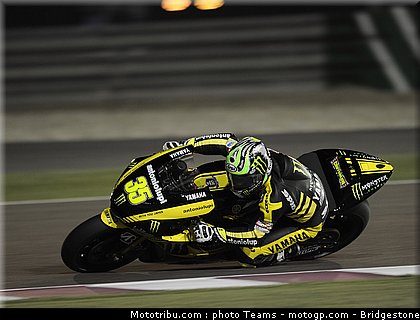 motogp_qatar_2011_crutchlow_07.jpg