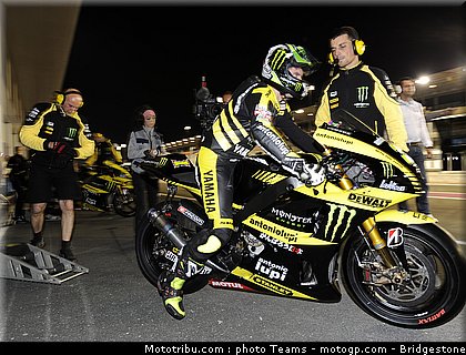 motogp_qatar_2011_crutchlow_13.jpg