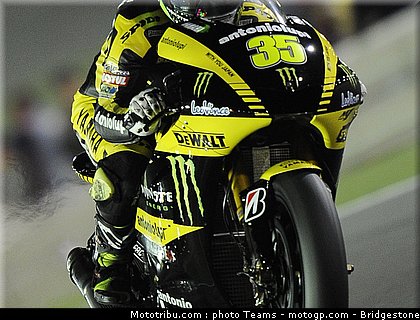 motogp_qatar_2011_crutchlow_19.jpg