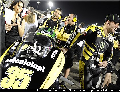 motogp_qatar_2011_crutchlow_22.jpg