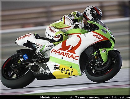 motogp_qatar_2011_depuniet_11.jpg