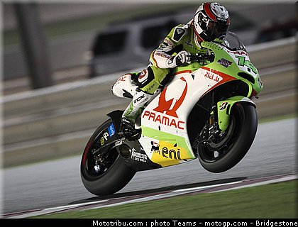 motogp_qatar_2011_depuniet_12.jpg