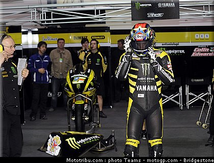 motogp_qatar_2011_edwards_02.jpg