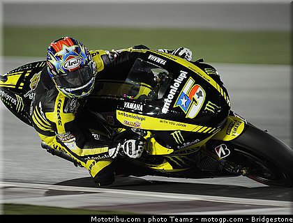 motogp_qatar_2011_edwards_04.jpg