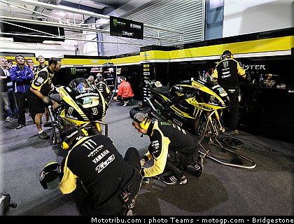 motogp_qatar_2011_edwards_09.jpg