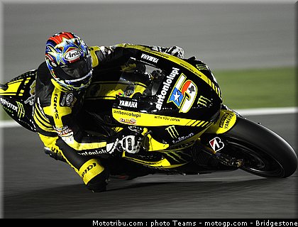 motogp_qatar_2011_edwards_10.jpg