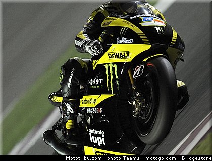 motogp_qatar_2011_edwards_11.jpg