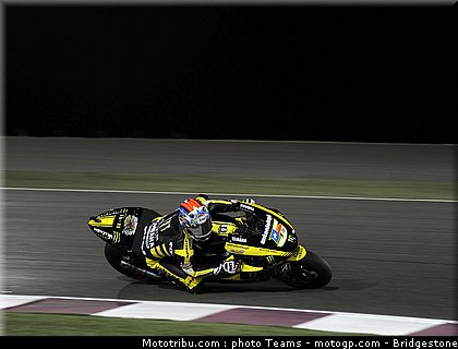 motogp_qatar_2011_edwards_18.jpg