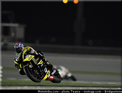 motogp_qatar_2011_edwards_20.jpg