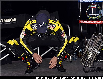 motogp_qatar_2011_edwards_23.jpg