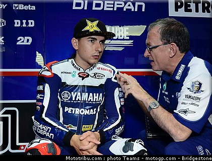 motogp_qatar_2011_lorenzo_002.jpg