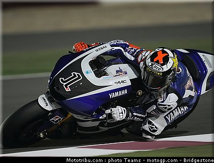 motogp_qatar_2011_lorenzo_004.jpg