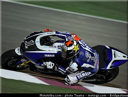 motogp_qatar_2011_lorenzo_006.jpg