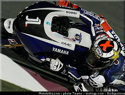 motogp_qatar_2011_lorenzo_007.jpg