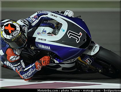 motogp_qatar_2011_lorenzo_009.jpg