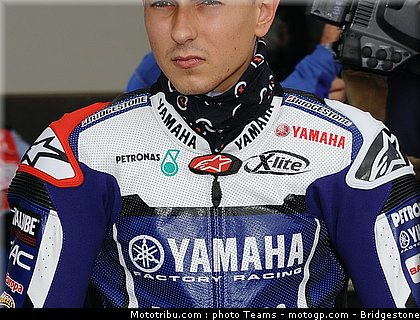 motogp_qatar_2011_lorenzo_014.jpg