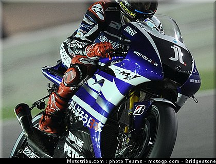 motogp_qatar_2011_lorenzo_018.jpg