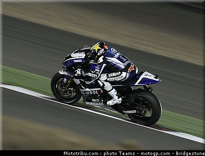 motogp_qatar_2011_lorenzo_020.jpg