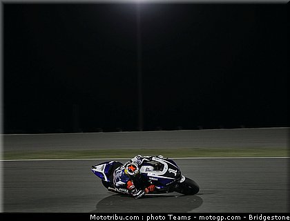 motogp_qatar_2011_lorenzo_023.jpg