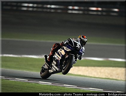 motogp_qatar_2011_lorenzo_024.jpg