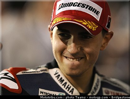 motogp_qatar_2011_lorenzo_027.jpg