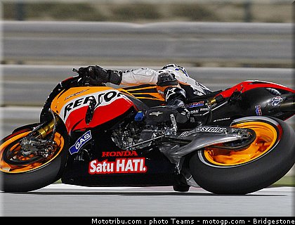 motogp_qatar_2011_pedrosa_09.jpg