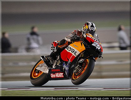 motogp_qatar_2011_pedrosa_13.jpg