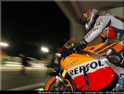 motogp_qatar_2011_pedrosa_19.jpg