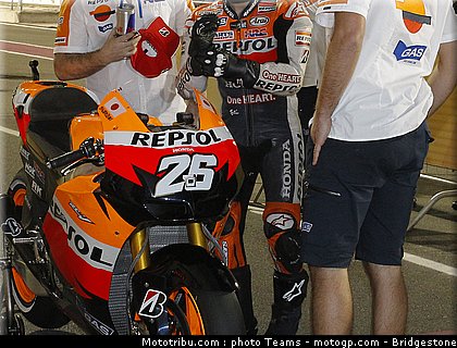 motogp_qatar_2011_pedrosa_20.jpg