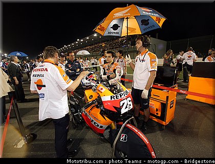 motogp_qatar_2011_pedrosa_27.jpg