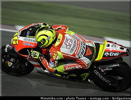 motogp_qatar_2011_rossi_10.JPG