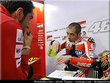 motogp_qatar_2011_rossi_18.JPG