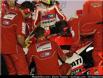 motogp_qatar_2011_rossi_30.jpg