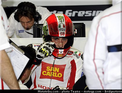 motogp_qatar_2011_simoncelli_02.jpg