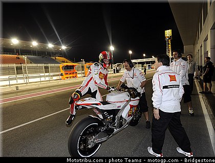 motogp_qatar_2011_simoncelli_10.jpg